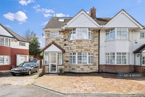 4 bedroom semi-detached house to rent, Munster Avenue, Hounslow, TW4