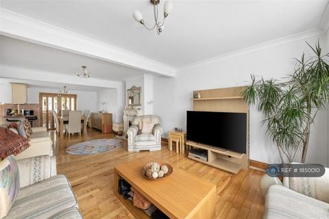4 bedroom semi-detached house to rent, Munster Avenue, Hounslow, TW4
