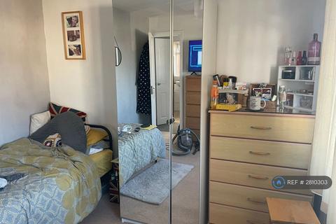 1 bedroom in a house share to rent, Fairleas, Sittingbourne, ME10