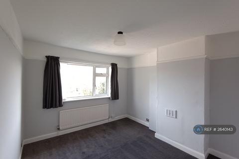 3 bedroom semi-detached house to rent, St Johns Drive, Harrogate, HG1