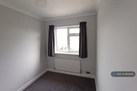 3 bedroom semi-detached house to rent, St Johns Drive, Harrogate, HG1