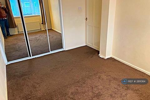 3 bedroom terraced house to rent, Lowland Close, Cradley Heath, B64