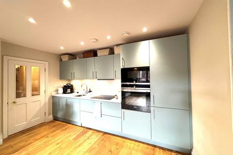 undefined, King Edward Vii Apartments, Kings Drive, Midhurst, GU29