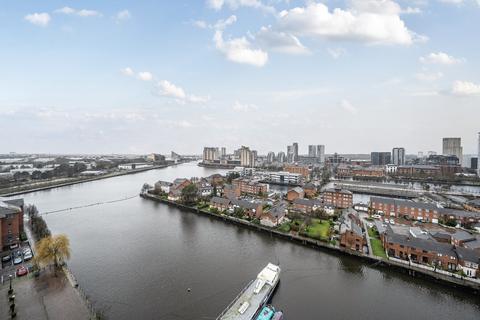 undefined, Clippers Quay, Salford, Greater Manchester