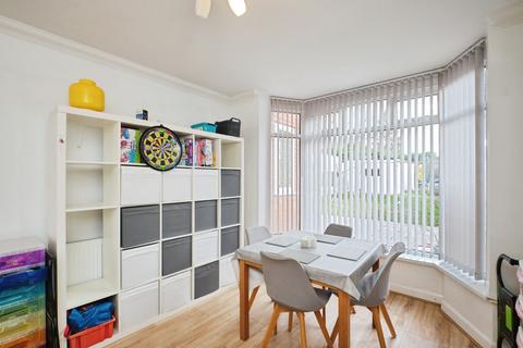 4 bedroom semi-detached house for sale, Kingstanding Road, Birmingham, B44