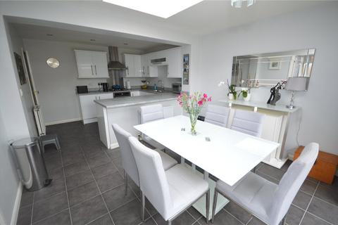3 bedroom semi-detached house for sale, Kinross Crescent, Luton, Bedfordshire, LU3