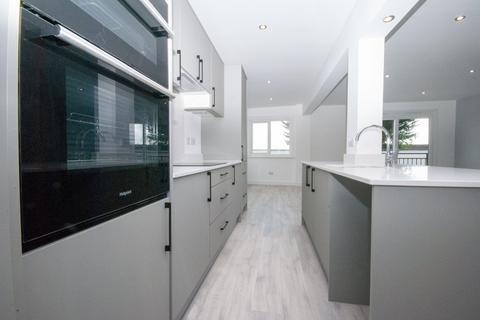 2 bedroom apartment to rent, London Road, Leigh-on-Sea