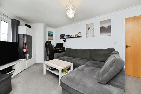 2 bedroom ground floor flat for sale, Goring Road, Colchester, CO4