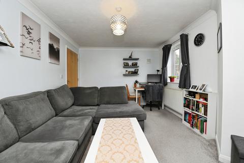 2 bedroom ground floor flat for sale, Goring Road, Colchester, CO4