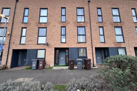 1 bedroom terraced house to rent, Room 1 Royal Anglian Way, Dagenham