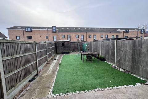 1 bedroom terraced house to rent, Room 1 Royal Anglian Way, Dagenham