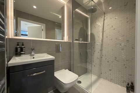 2 bedroom ground floor flat to rent, Harlequin Avenue