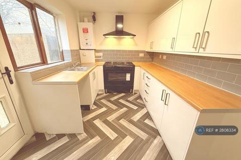 3 bedroom semi-detached house to rent, Manor House Lane, Preston, PR1