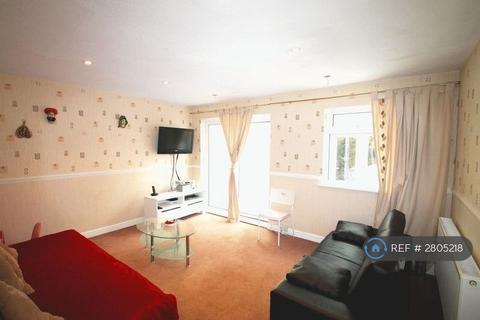 3 bedroom terraced house to rent, Hawkins Close, Harrow, HA1