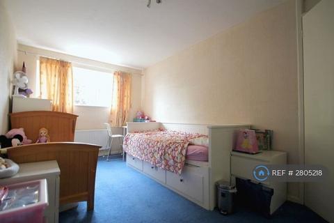 3 bedroom terraced house to rent, Hawkins Close, Harrow, HA1