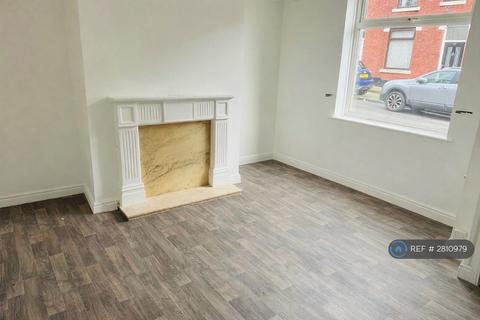 2 bedroom terraced house to rent, Tower Street, Heywood, OL10