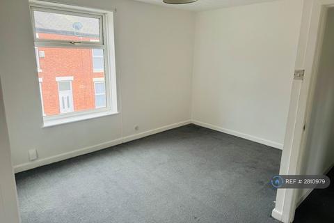 2 bedroom terraced house to rent, Tower Street, Heywood, OL10