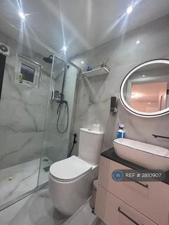 undefined, Lynton Close, Isleworth, TW7