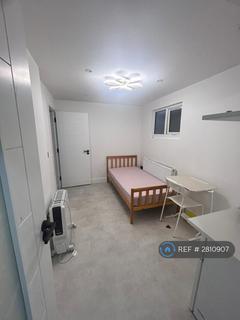 undefined, Lynton Close, Isleworth, TW7