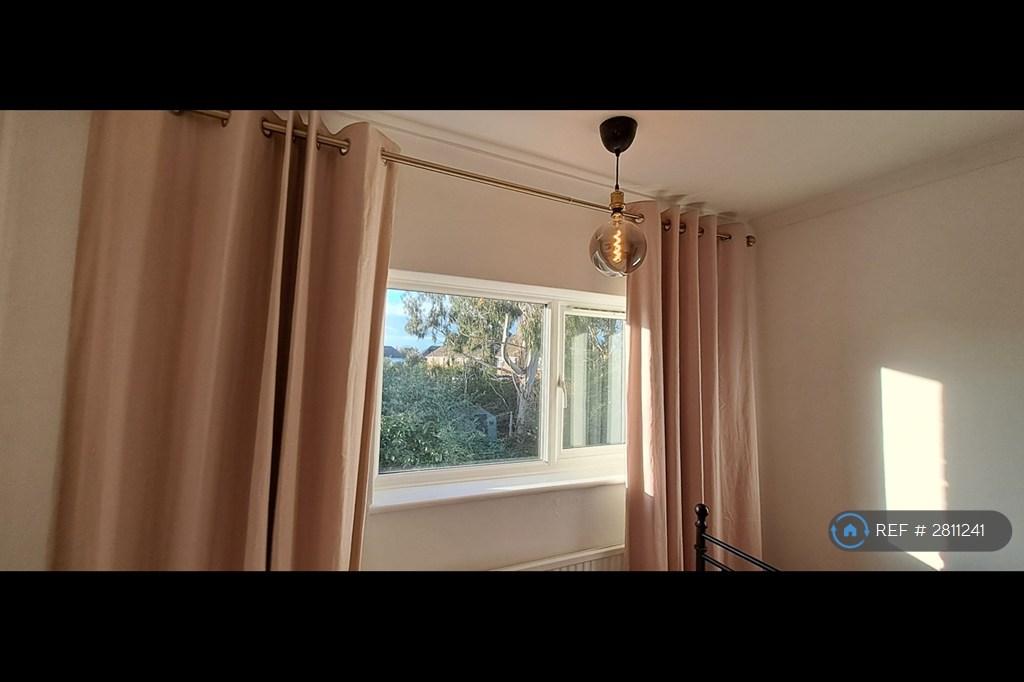 Bedroom 3: Double With Own Bathroom On Floor 1