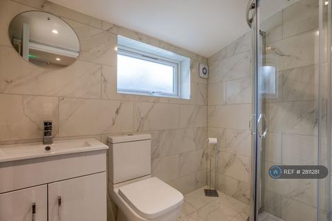 1 bedroom in a house share to rent, Elswick Road, London, SE13