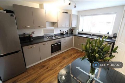 2 bedroom semi-detached house to rent, Penton Road, Manchester, M12