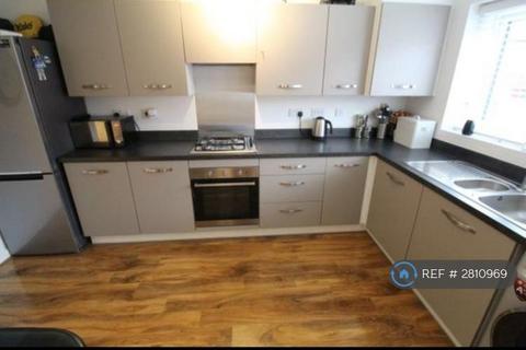 2 bedroom semi-detached house to rent, Penton Road, Manchester, M12