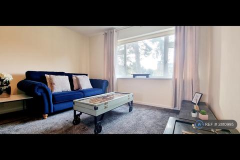 2 bedroom flat to rent, St. Johns Court, Warwick, CV34