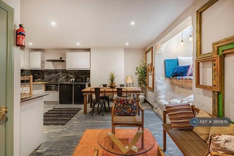 undefined, Duke Road, London, W4