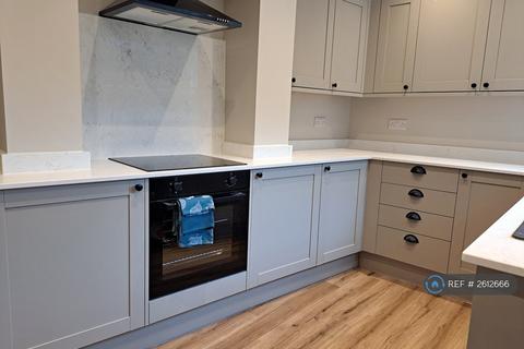 3 bedroom terraced house to rent, Grove Park Avenue, Bristol, BS4