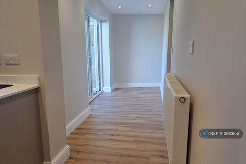 3 bedroom terraced house to rent, Grove Park Avenue, Bristol, BS4