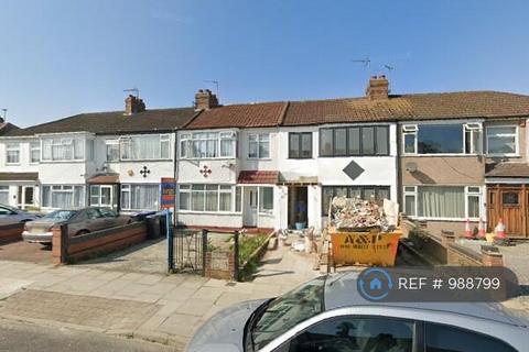 3 bedroom terraced house to rent, Albany Park Avenue, Enfield, EN3