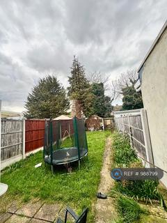 3 bedroom terraced house to rent, Albany Park Avenue, Enfield, EN3