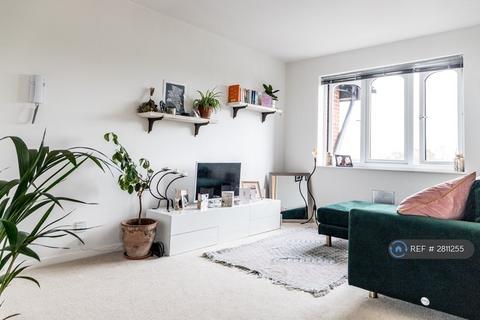 1 bedroom flat to rent, Highfield Court, Haywards Heath, RH16
