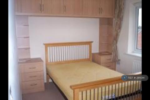 2 bedroom flat to rent, Nell Lane, Chorlton, Manchester, M21