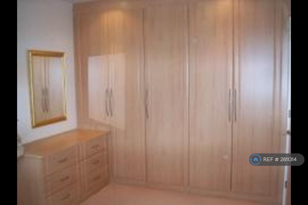 Master Bedroom Fitted Wardrobes