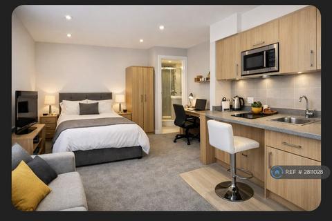 Studio to rent, Church St, Newcastle, ST5