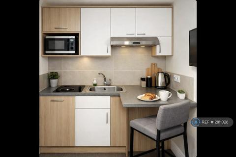 Studio to rent, Church St, Newcastle, ST5