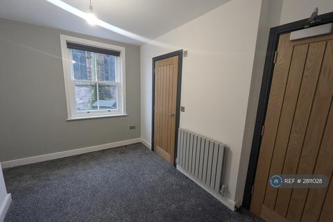 Studio to rent, Church St, Newcastle, ST5