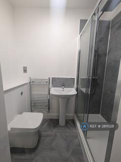Studio to rent, Church St, Newcastle, ST5