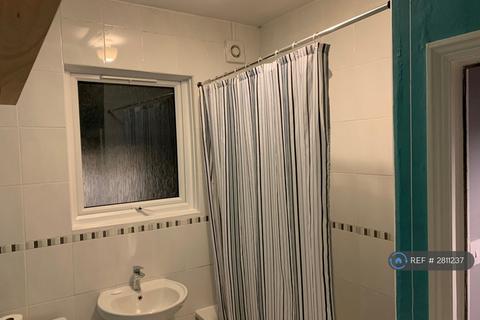 2 bedroom maisonette to rent, Montem Road, London, SE23