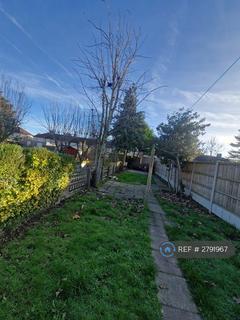 3 bedroom terraced house to rent, Maxey Road, Dagenham, RM9