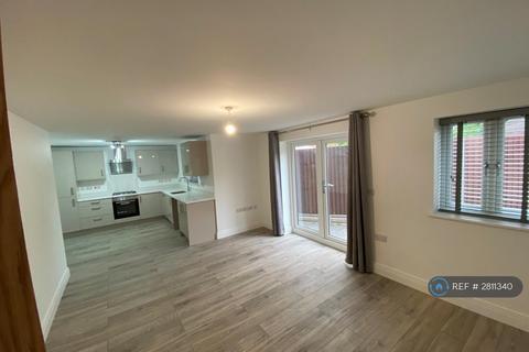 2 bedroom flat to rent, Howards Road, Woking, GU22