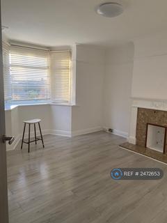 2 bedroom flat to rent, Ruskin Court, London, N21