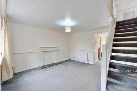 3 bedroom terraced house to rent, Plowman Way, Chadwell Heath, RM8