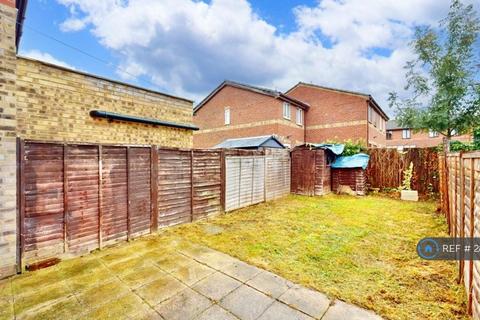 3 bedroom terraced house to rent, Plowman Way, Chadwell Heath, RM8
