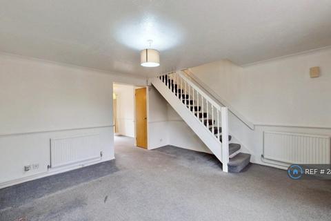 3 bedroom terraced house to rent, Plowman Way, Chadwell Heath, RM8