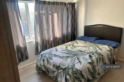 1 bedroom in a house share to rent, Belgrave Walk, Mitcham, CR4