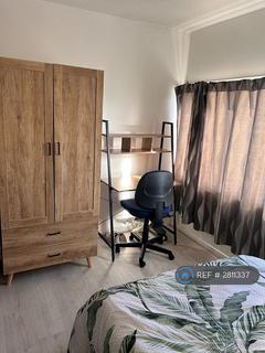 1 bedroom in a house share to rent, Belgrave Walk, Mitcham, CR4