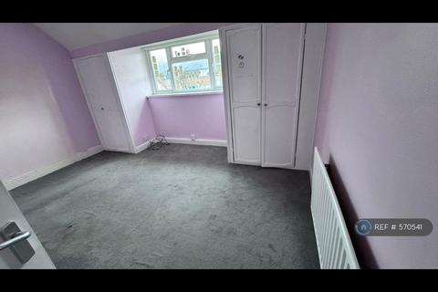 4 bedroom semi-detached house to rent, Potters Grove, New Malden, KT3